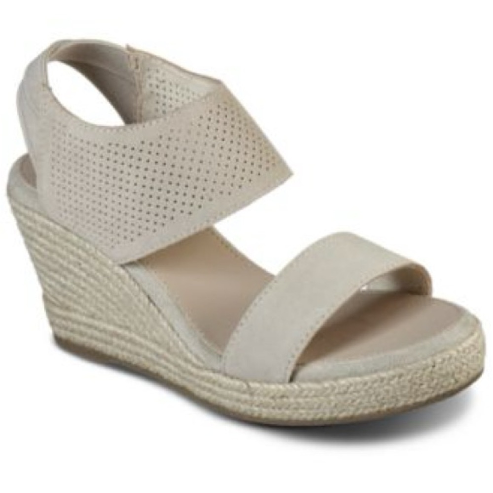 Skechers Memory Foam Womens Beige Cream Wedge Sandals - 8
